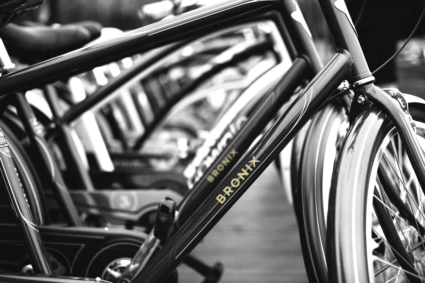 Bronix — City Bicycle Frame Branding